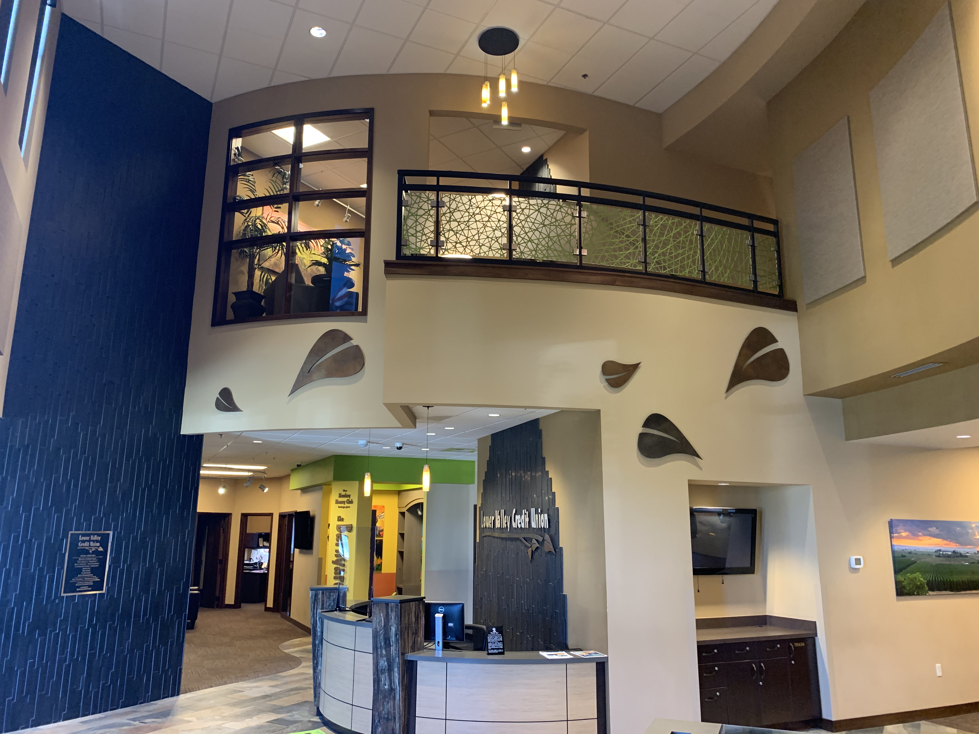 inside the lobby of our Sunnyside, WA branch